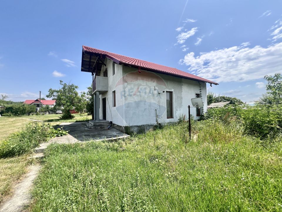 Casă / Vilă cu 3 camere de vânzare