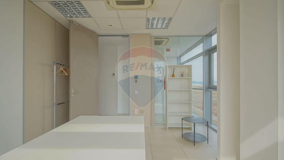 20sq.m Office Space for rent, Est area