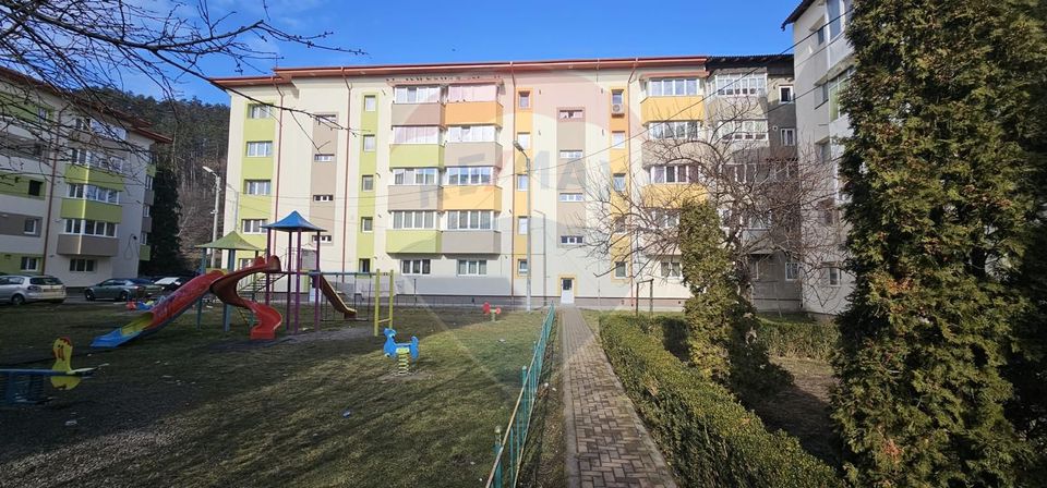 4 room Apartment for sale, Central area