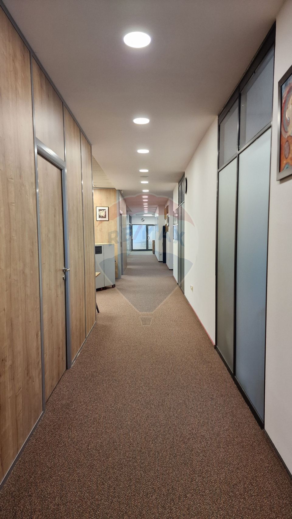 Office space class A surfaces between 20-50 SQM Izvor Unirii Metro