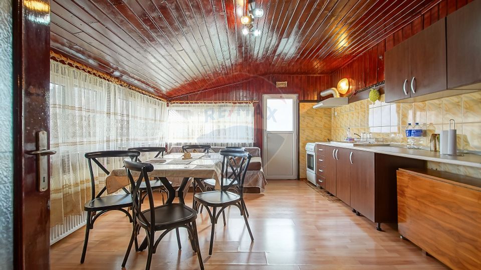 Vilă cu farmec istoric în Bușteni, pensiune sau locuință de vacanță!