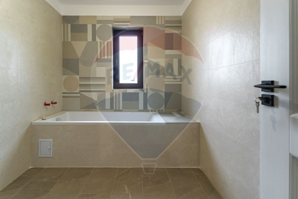 8 room House / Villa for sale