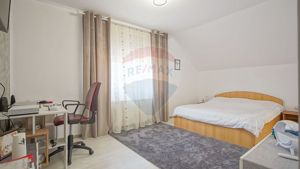 Comision zero, casa individuala + cabana A frame in Bod, la intrare