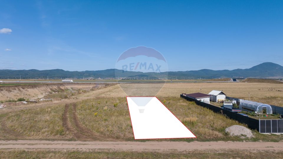 Land 686sqm Cristian / Strada Fara nume