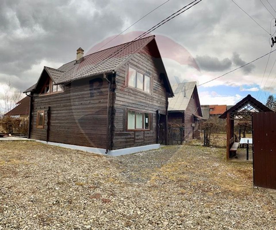 Casă / Vilă cu 4 camere de vânzare