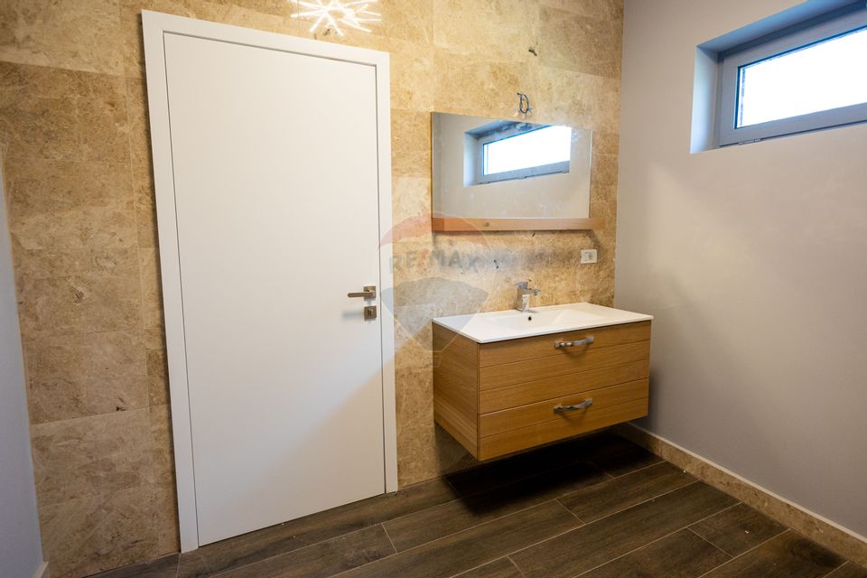 Vilă cu piscină de vanzare  – Bistrița