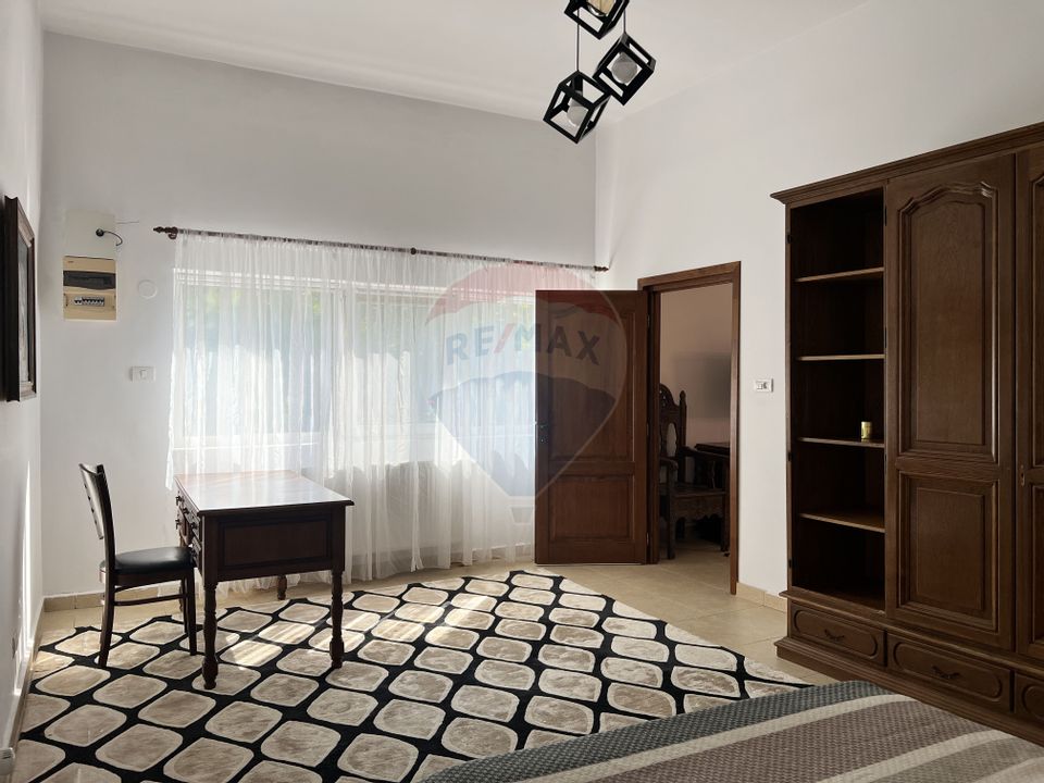 8 room House / Villa for sale