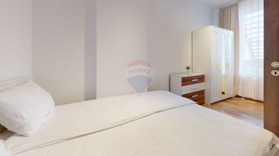 Apartament modern cu 3 camere în Centrul Istoric pe Republicii 44