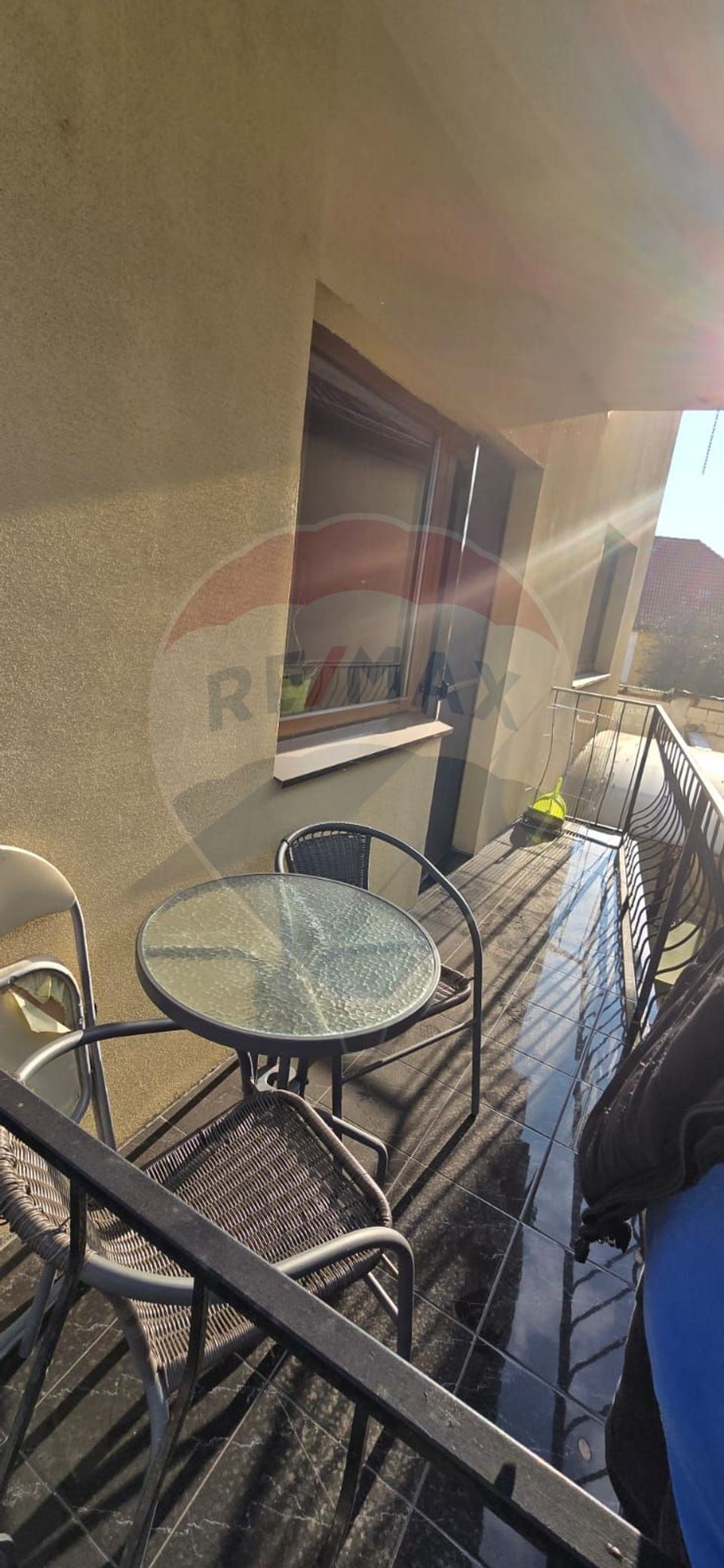 Apartament cu 3 camere de vânzare în zona Strand