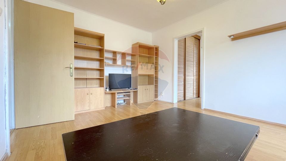 Apartament cu 3 camere de închiriat în zona Astra
