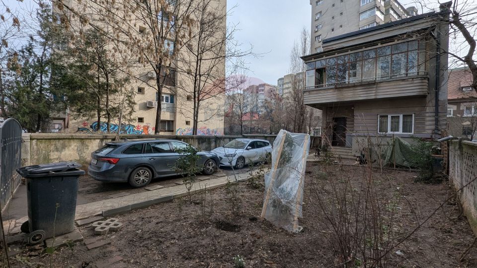 Vânzare Casă / Vilă cu 11 camere  în zona Iancului