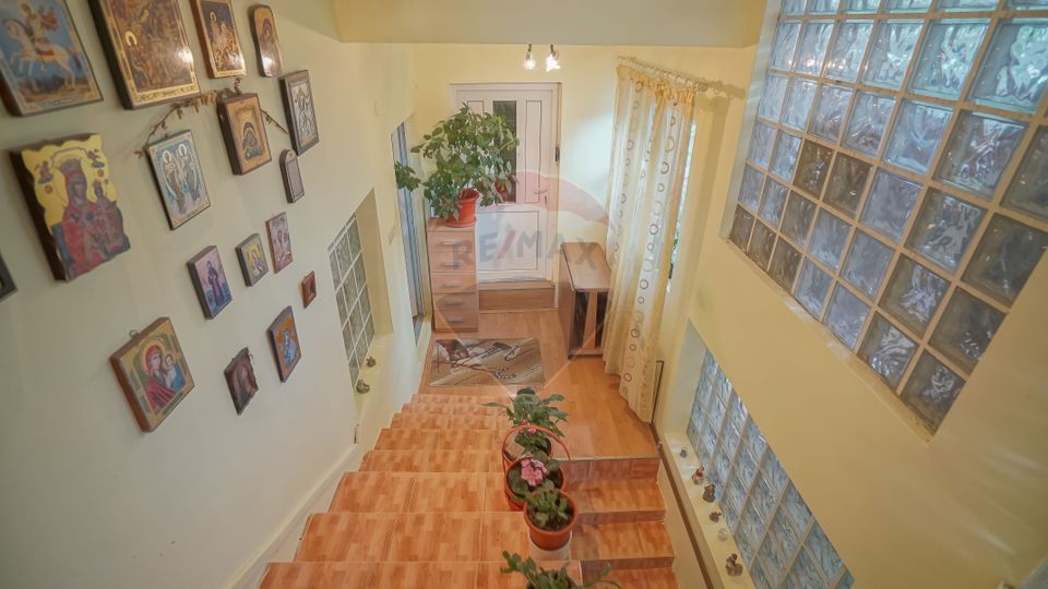 De vanzare vilă cu 5 camere, curte și garaj, în Șchei