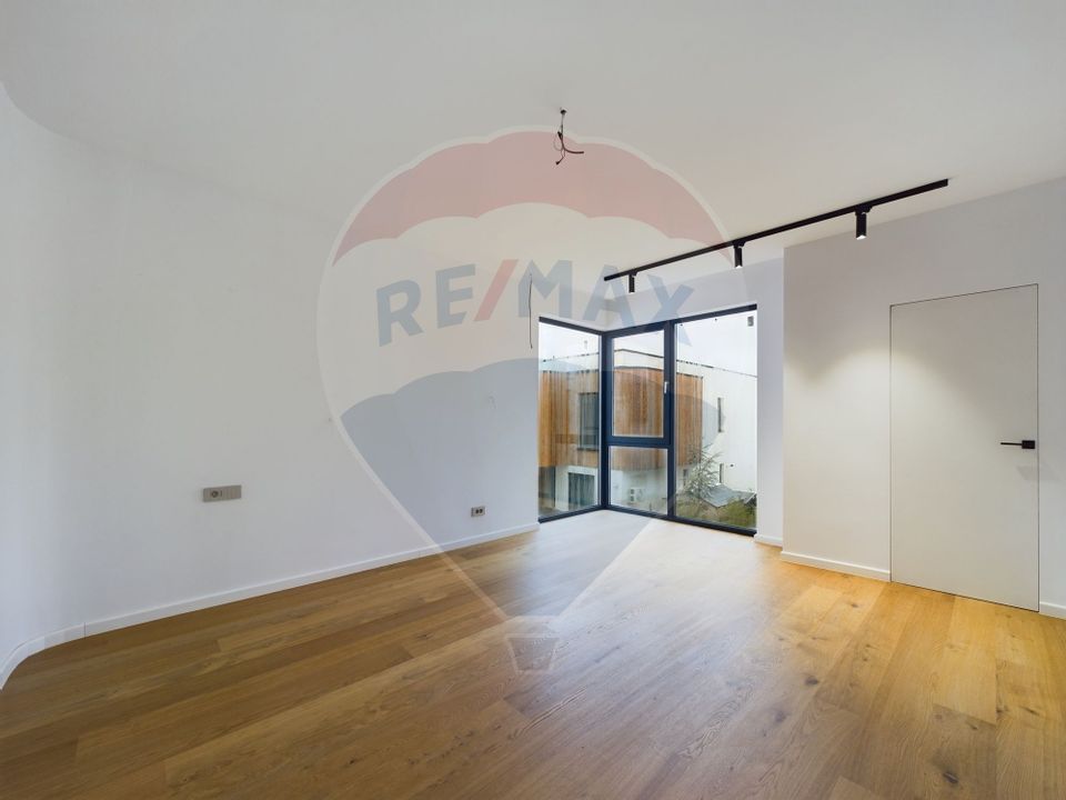 5 room House / Villa for sale