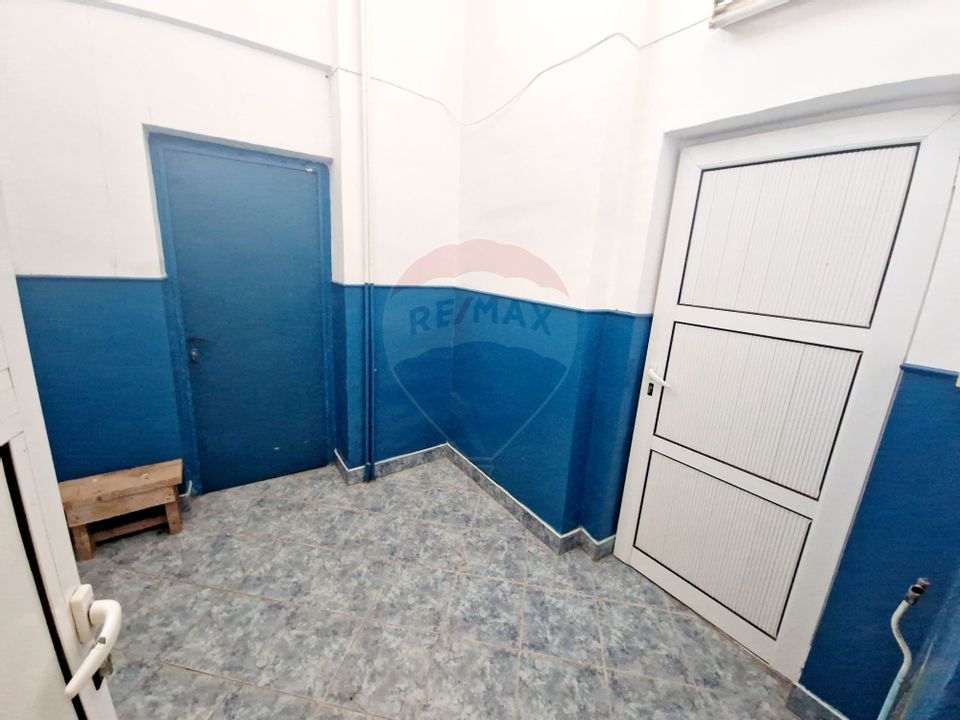 327sq.m Commercial Space for sale, Maratei area