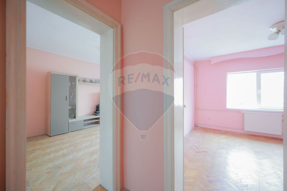 8 room House / Villa for sale, Iosia area