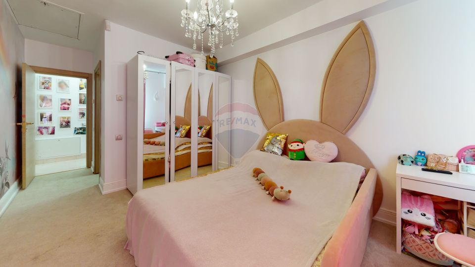 Vila in complex rezidential, multiple locuri joaca & piscina