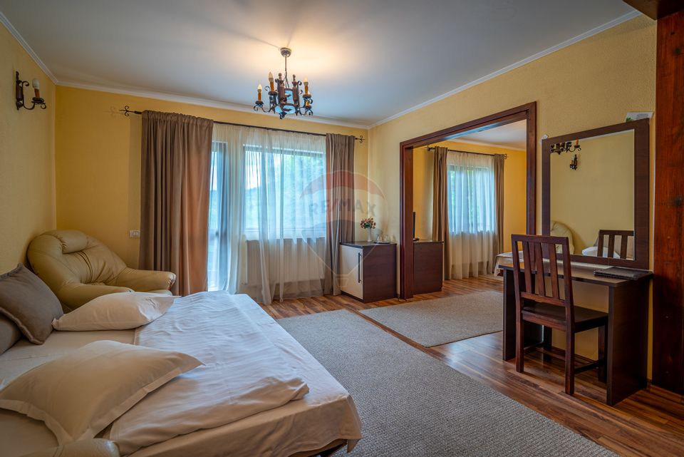12 room Hotel / Pension for sale, Poiana Tapului area