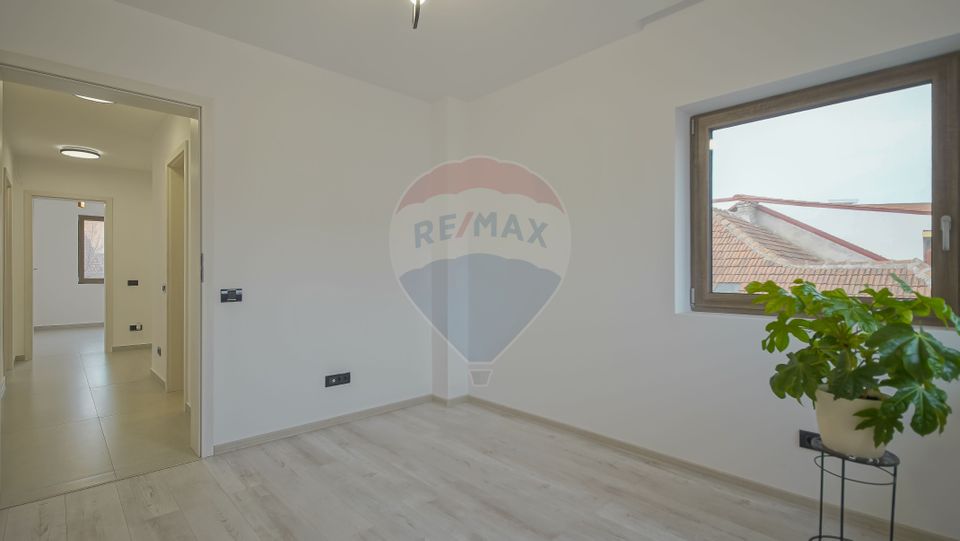 COMMISSION 0%| APARTMENT AT HOUSE| FOR SALE| 3 BEDROOMS| GARAJ|YARD|