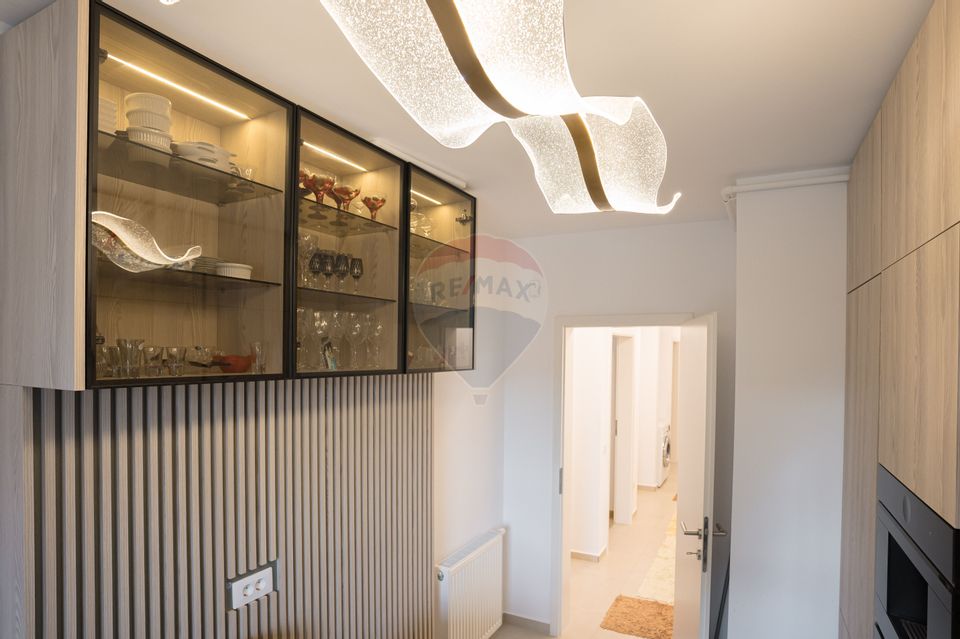 Apartament cu 3 camere decomandat, boxă și parcare la Casa Nobel