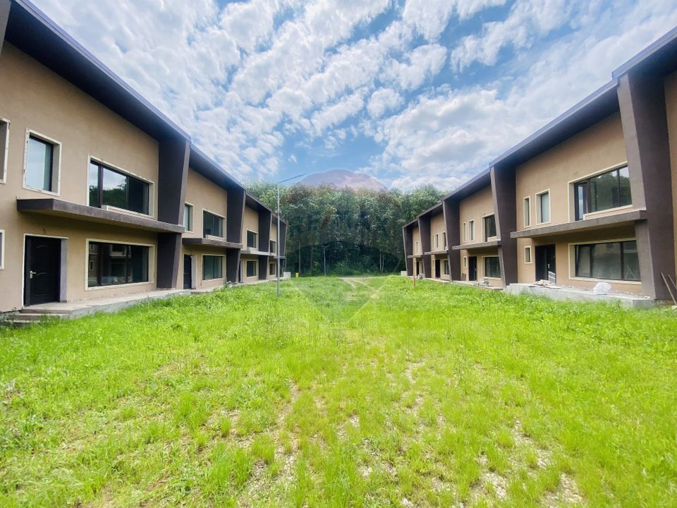 4 room House / Villa for sale