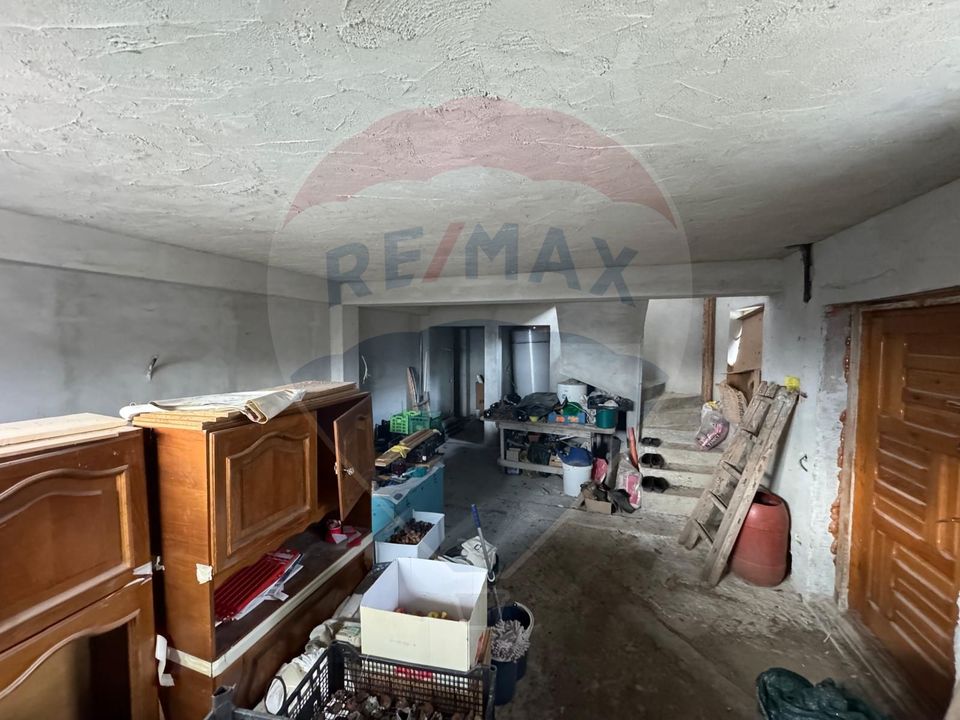 6 room House / Villa for sale, Darmanesti area