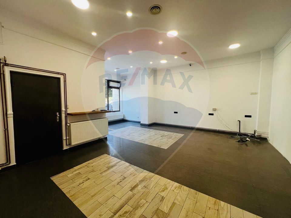 100sq.m Commercial Space for rent, Bancilor area