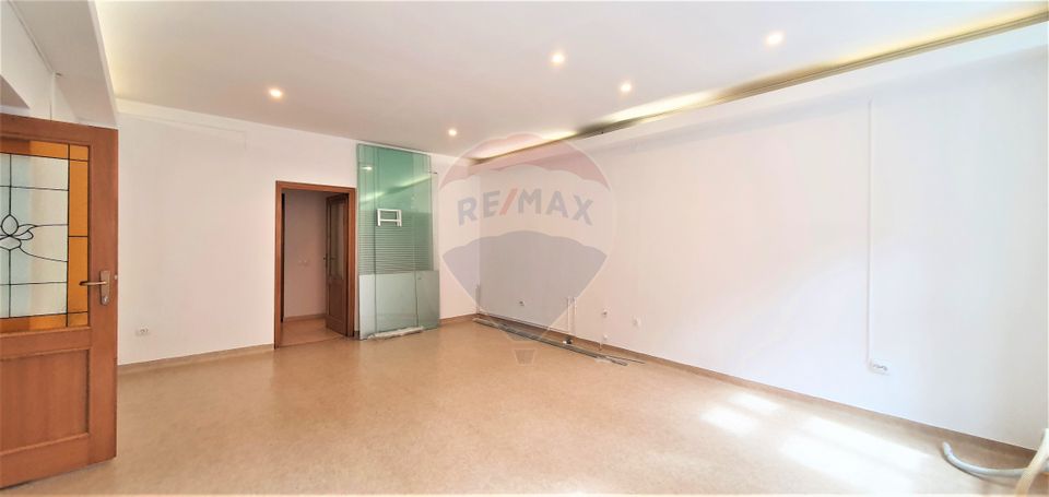 57sq.m Commercial Space for rent, Centrul Istoric area