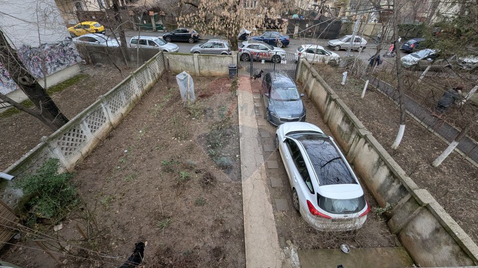 Vânzare Casă / Vilă cu 11 camere  în zona Iancului