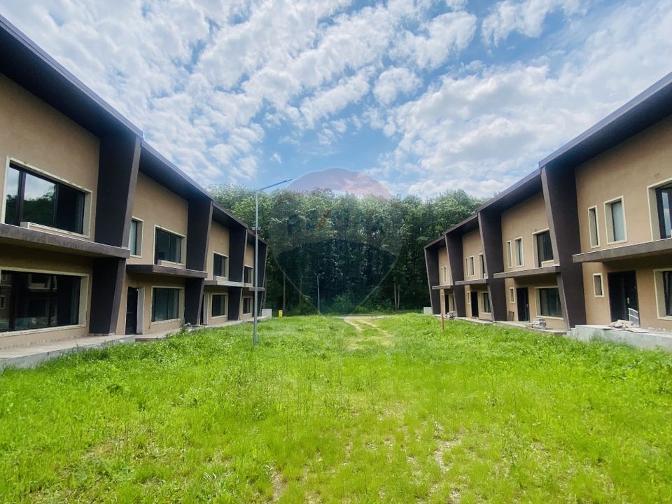 4 room House / Villa for sale