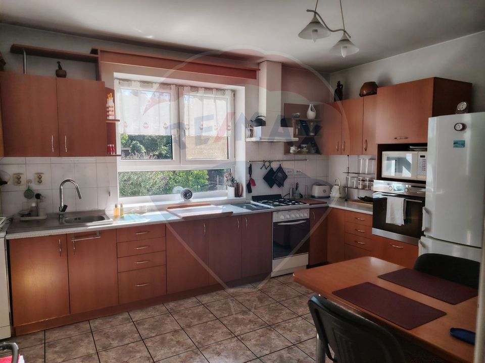 8 room House / Villa for sale, Central area