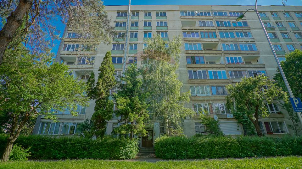 Apartament cu 3 camere de vânzare în Centrul Civic, B-dul Victoriei