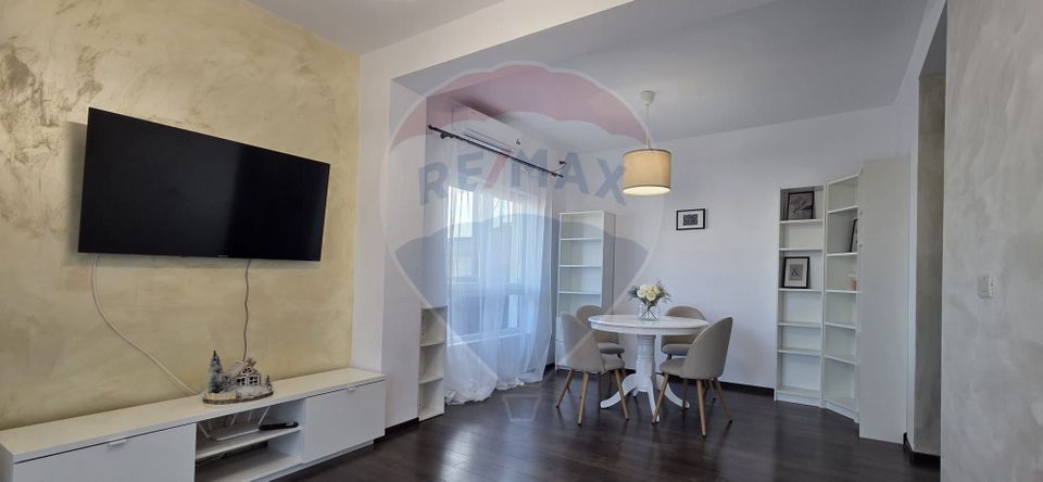Apartament cu 3 camere de închiriat