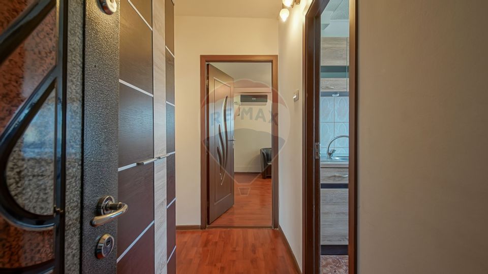 3 room Apartment for sale, Tractorul area