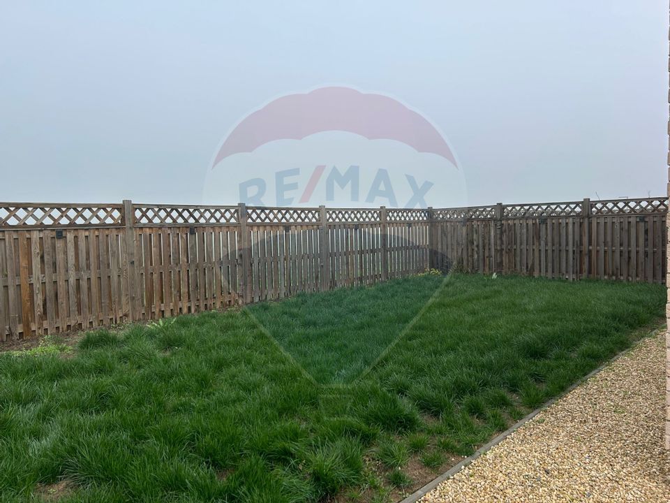 Vilă cu 4 camere de vânzare in Liziera de Lac