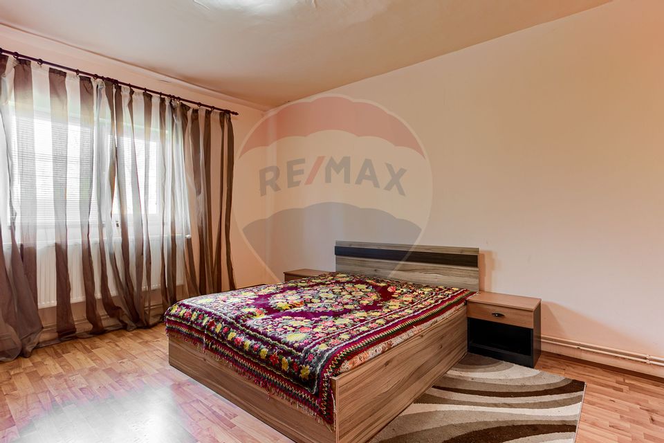 Casă 3 camere de vanzare 1440 mp teren Misca,judetul Arad