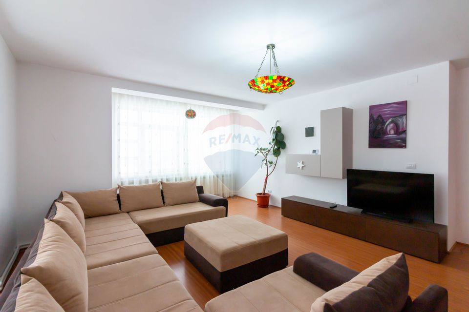 Apartament cu 3 camere de închiriat în zona Sisesti