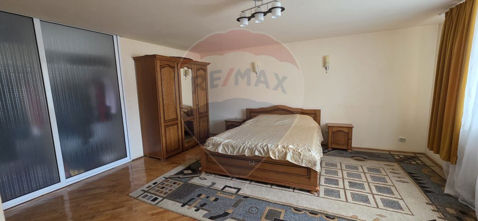 5 room House / Villa for sale