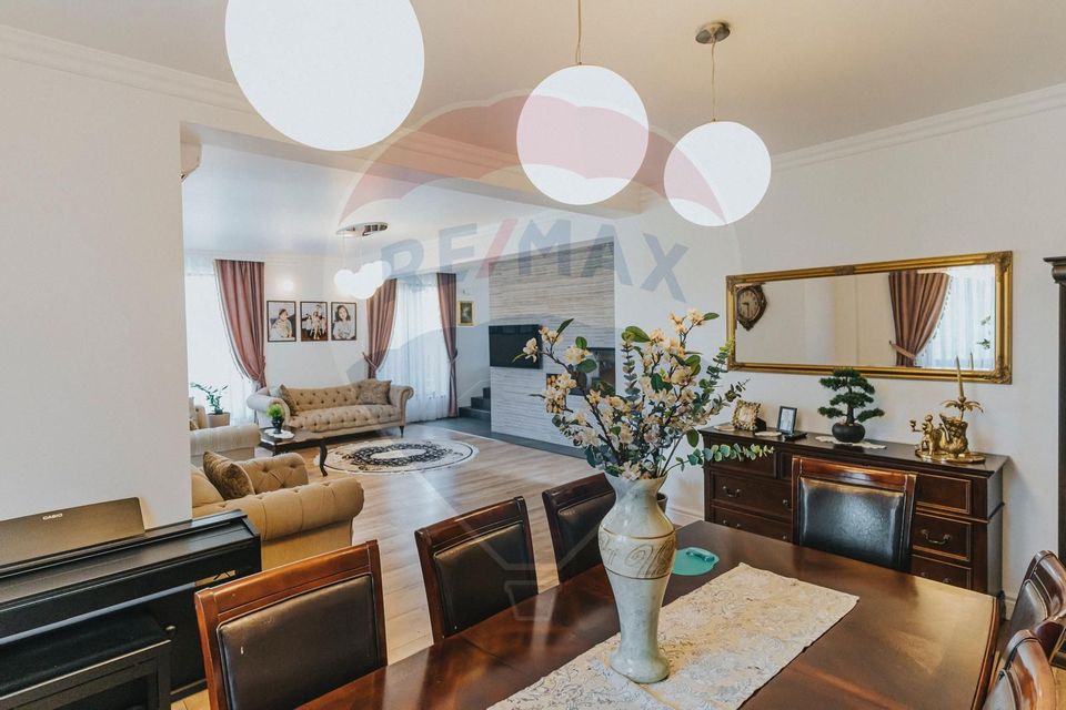Ready to Move Family Home with Heated Pool – Gheorghe Doja Street, Ora