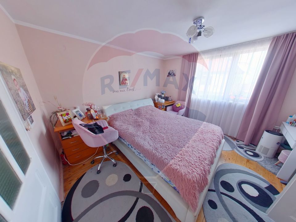 6 room House / Villa for sale, Vest area