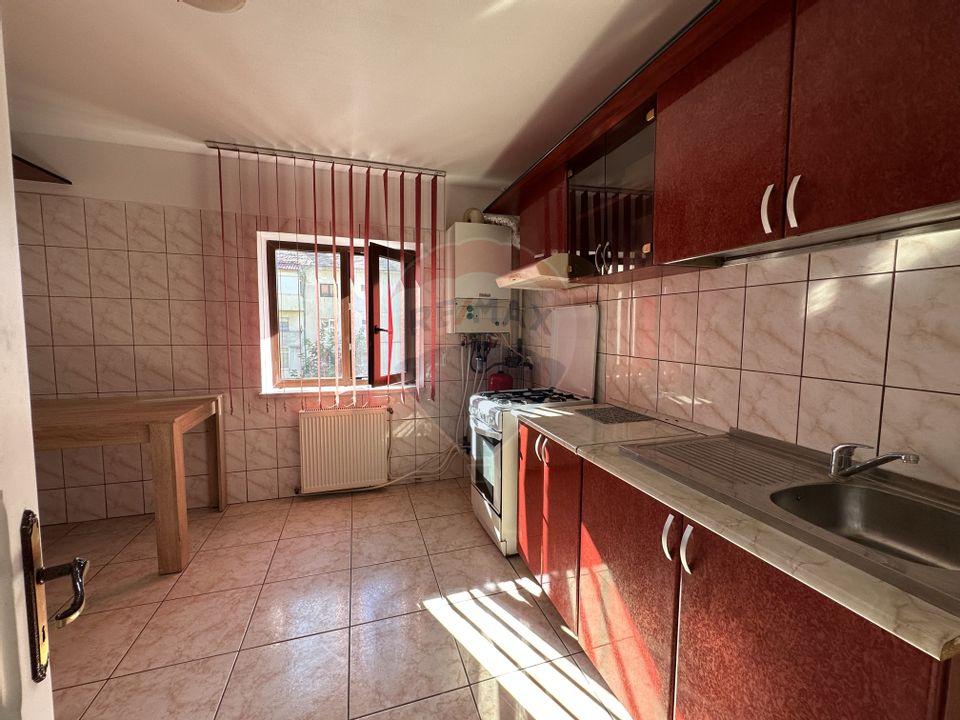 4 room Apartment for sale, Sud-Est area