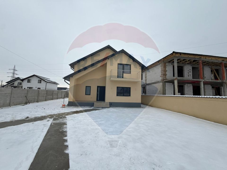 Casă / Vilă cu 4 camere de vânzare în zona Lascar Catargiu