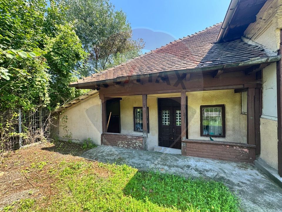 Casă boierească cu istorie, teren generos și ieșire la Râul Târgului