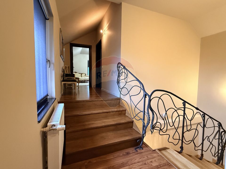 Casă / Vilă cu 4 camere de închiriat în zona Gruia