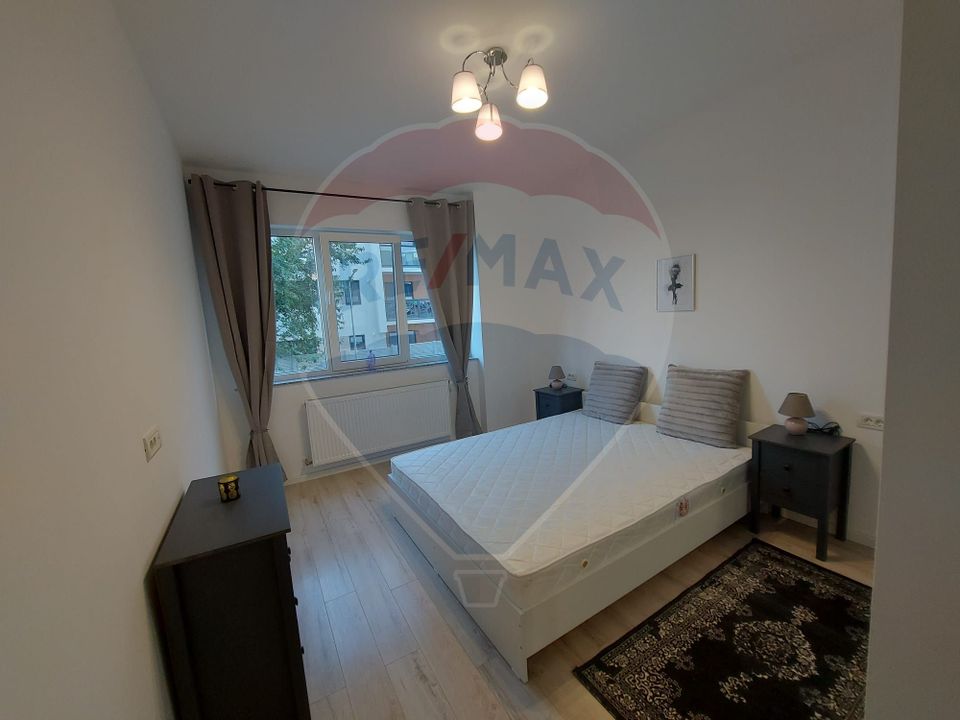 Apartament cu 2 camere de închiriat cu loc parcare în zona Trapezului