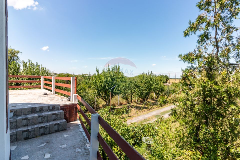 Casa+Laborator+ Teren 12.700 mp + casa de vacanta - Bolintin Vale