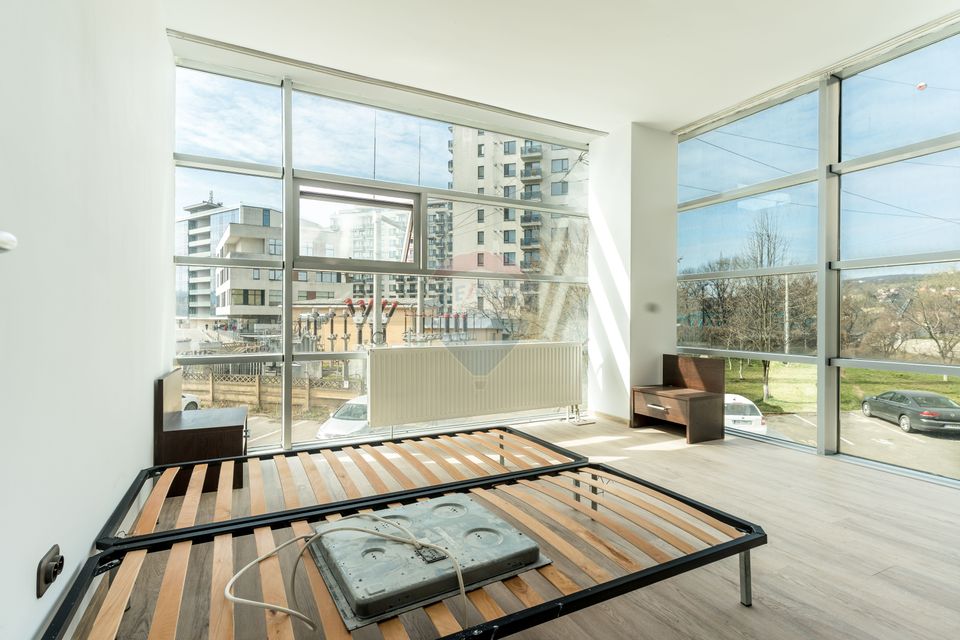 3 cam, 83 mp, zona Rivus, bloc nou, et 1, comision 0