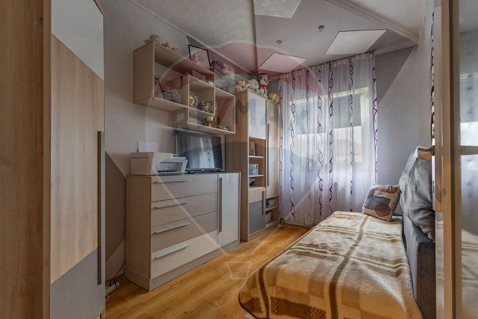 Apartament decomandat, 3 camere,  Lipovei