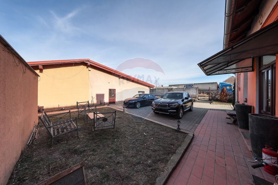Casă înșiruită cu 5 camere și curte proprie - ideala pentru familie