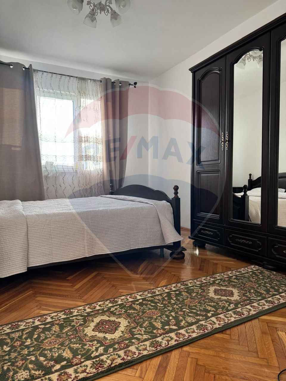Apartament cu 2 camere de închiriat în zona Aurel Vlaicu