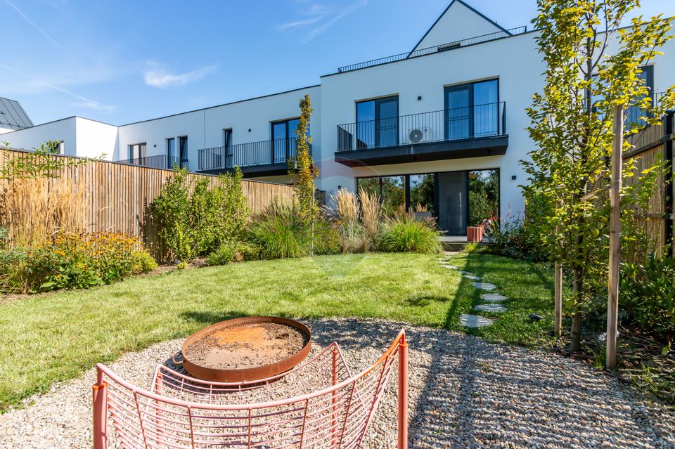 House for sale, Corbeanca area, Lake Hill